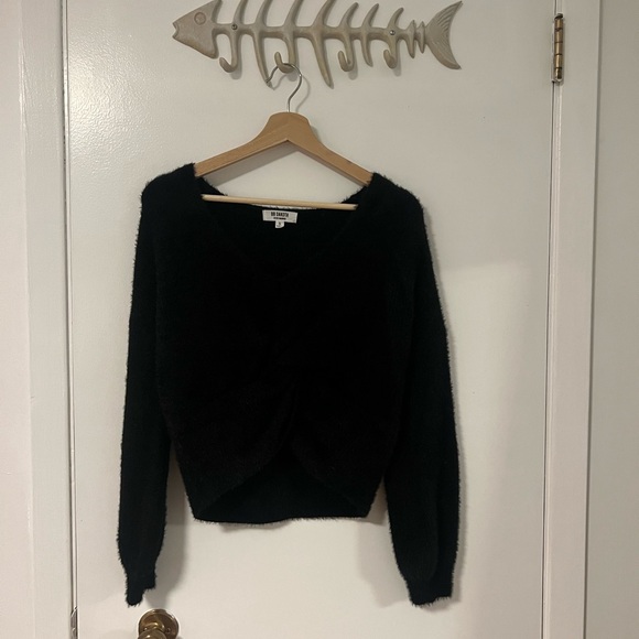 Black Knot Crop Sweater - Picture 2 of 3